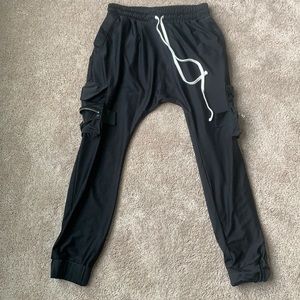 MNML BLACK CARGO PANTS